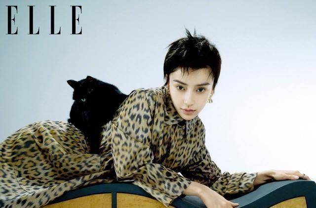 angelababy最新大片,尝试炸毛短发清爽有个性,配裙装优雅俏皮