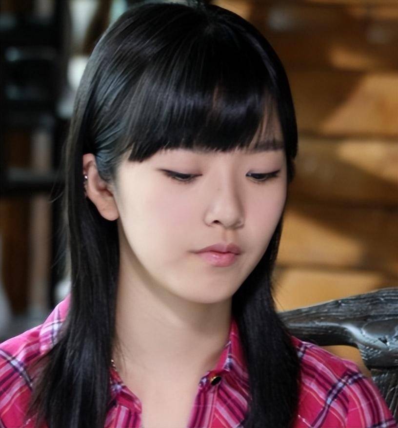 裴涩琪:"小苹果"女主角,网友靠r级片成名,嫁给网络主播后隐退?