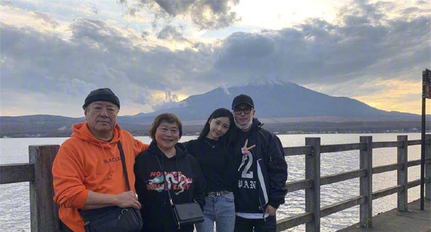 原创潘玮柏否认婚姻挺身而出维护妻子态度坚决让人羡慕