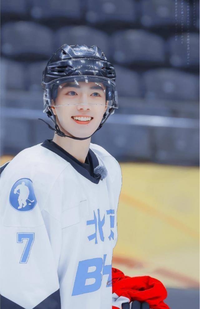 肖战影响力太强了,代言某牌眼镜直接断货_推广_冰球_工作日