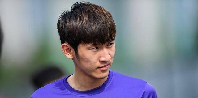 原创国足注入新血阿兰领衔谭龙和谢维军or携全新气息重返球场