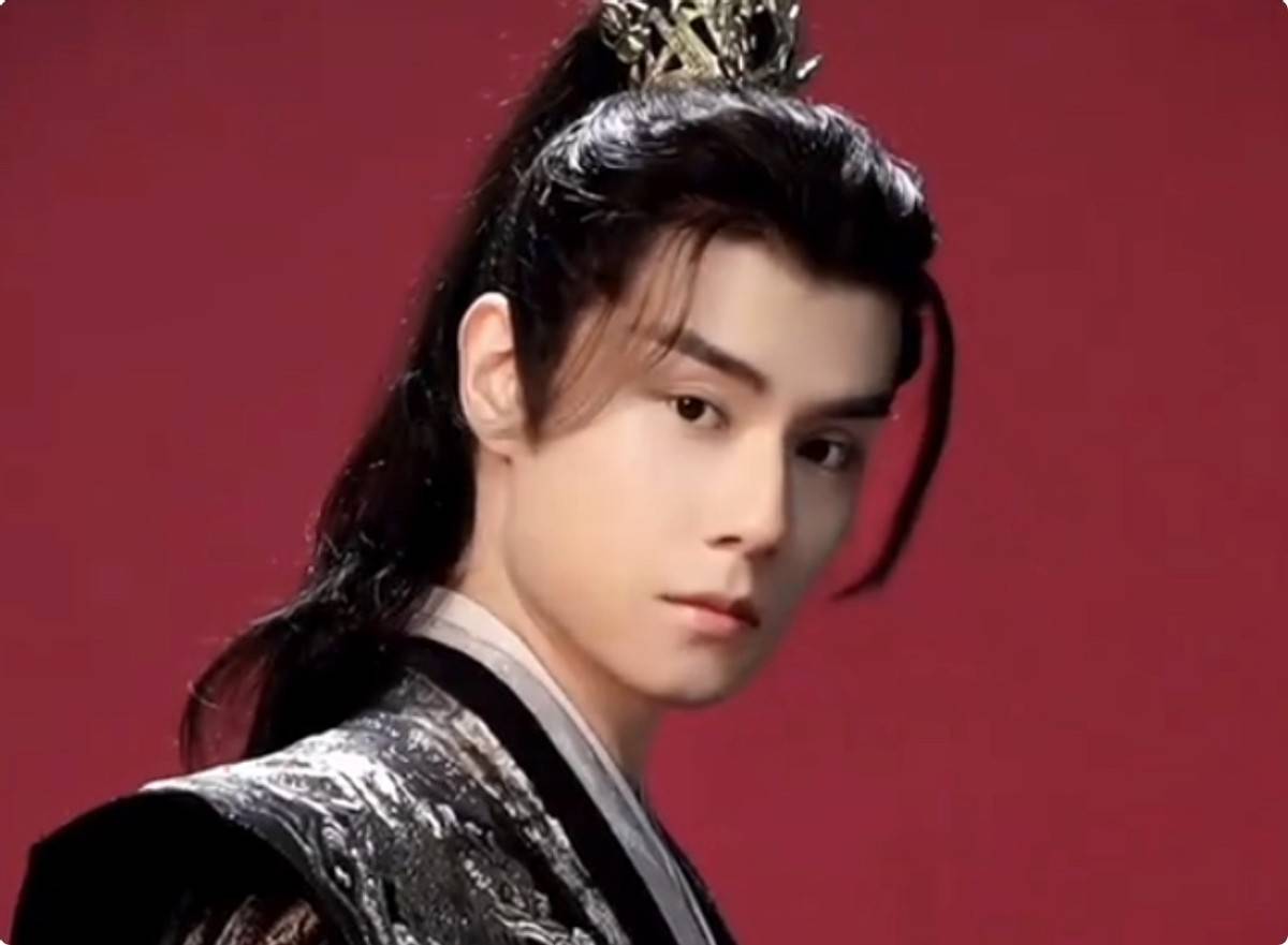 胡一天,明明现代装玉树临风,一换上古装就原形毕露_观众_五官_刘宇宁