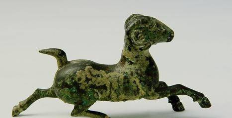 大叔卖了4套房子,换来一只"青铜羊",专家:我不敢说出真相了_古董_藏品