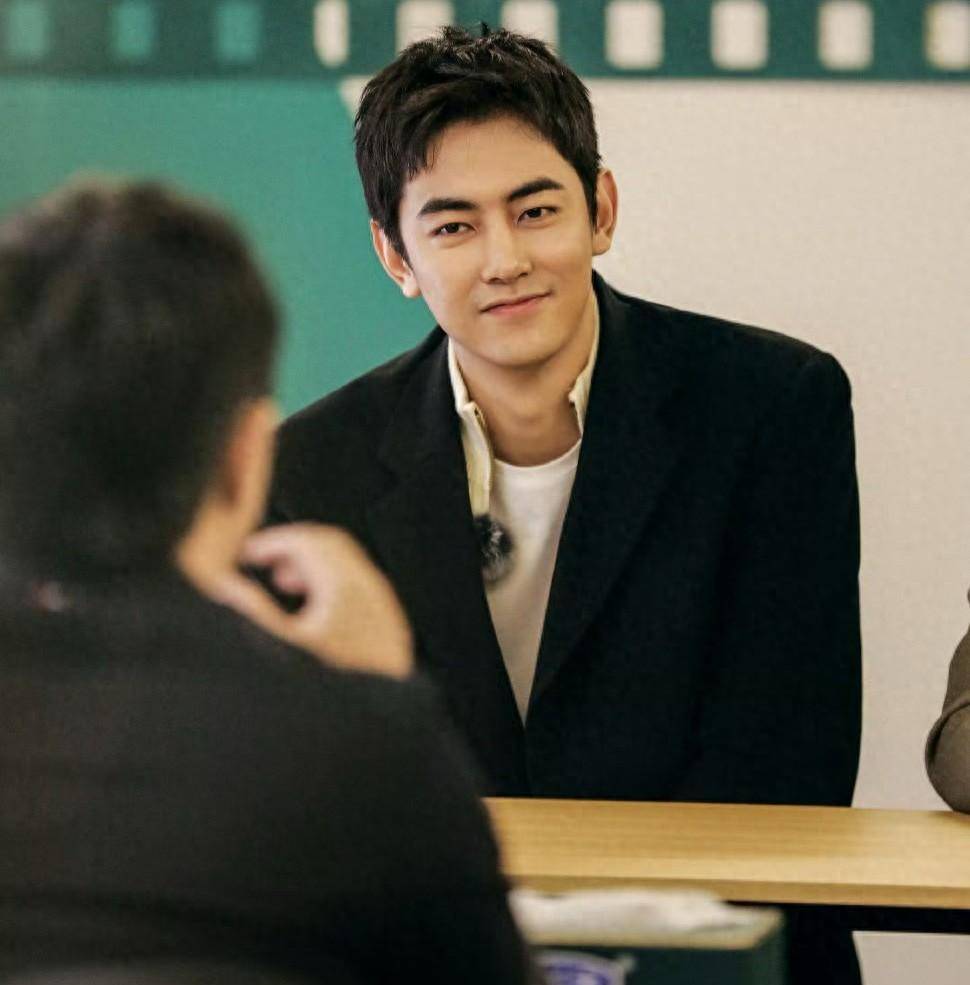 郝蕾痛批朱梓骁直播带货言辞犀利亮点满满朱梓骁回应引共情