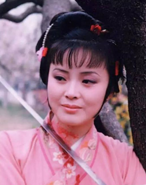 原创红楼梦里一场幻梦般的爱情尤三姐和她的梦中人柳湘莲