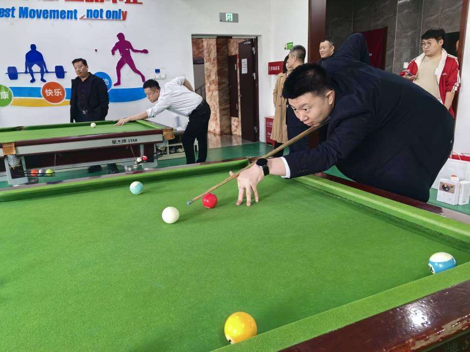管楼一楼职工驿站举办"站在空管舞台亮出球真风采"安康杯台球比赛