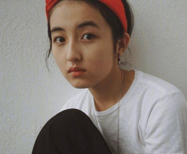 原创张子枫真绝了任何角度都能hold住直男都不敢轻易尝试