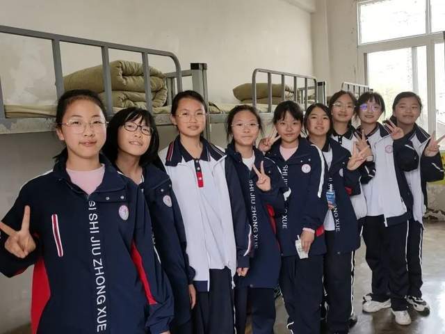 飒!红!成都四十九中枫林校区初一年级国防教育收官!