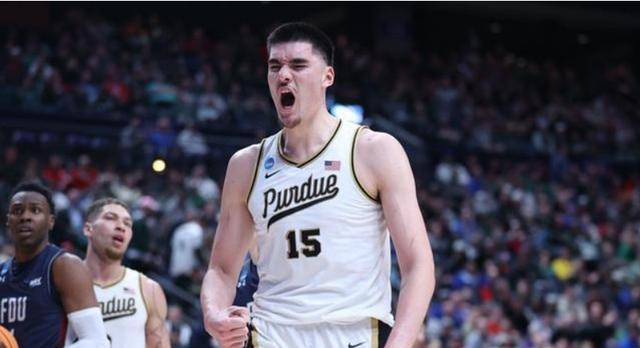 2米23华裔中锋周志豪ncaa狂轰40 16,或进军nba_中国_篮球_篮坛