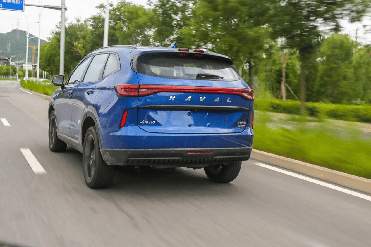 第三代哈弗h6开启限时优惠,置换补贴至高3万元,可以冲了?