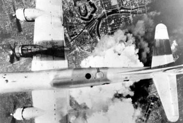 李梅烧烤烧死近50万人800万人无家可回比原子弹还恐怖