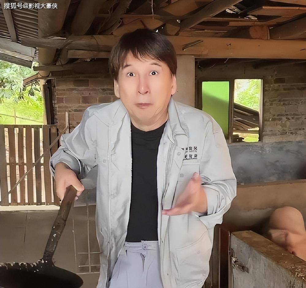 7位过气演员回归普通人生活,摆摊卖菜,喂猪放牛,住农村别墅_年代_孙海
