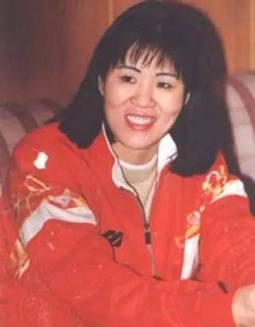 原创郎平女儿白浪3岁父母离异父亲60岁再婚还给她生了个弟弟