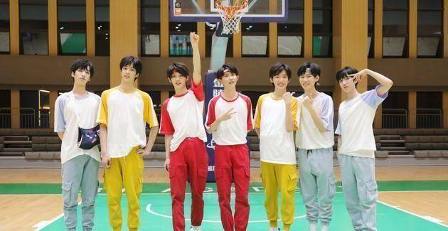 原创私生行为太严重时代少年团高考被围后张雨绮发文已被电话骚扰到忍