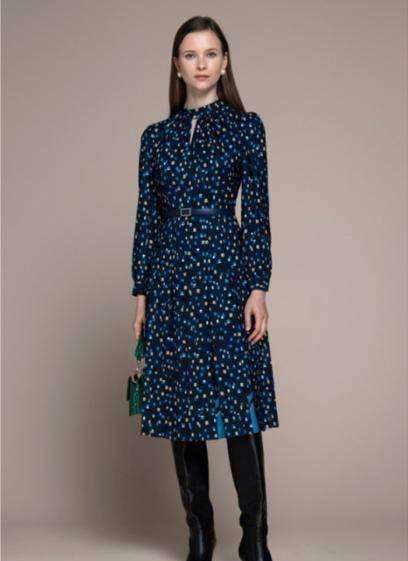 ports宝姿连衣裙时髦摩登感贯彻始终