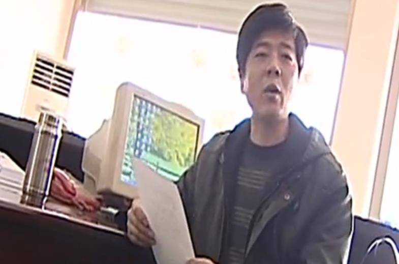 陈玲在听到张建洪要50万后,十分生气,便立即反对张建洪,因为自己家