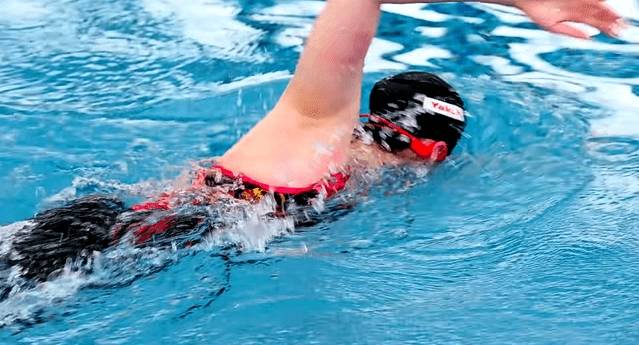 哪些耳机可以戴着游泳?这四款游泳防水耳机超值入手!