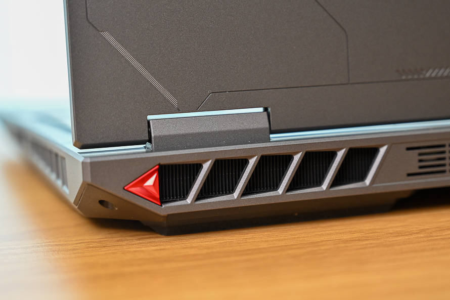 原创雷神猎刃16测评散热很强性能很狂宿舍玩游戏不怕噪音扰民啦