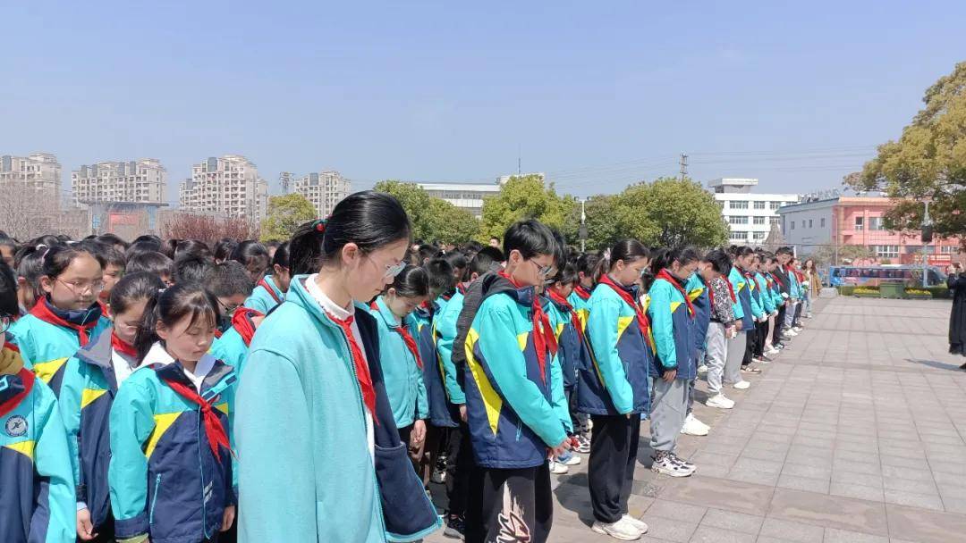 泰州凤凰小学华岑岑图片