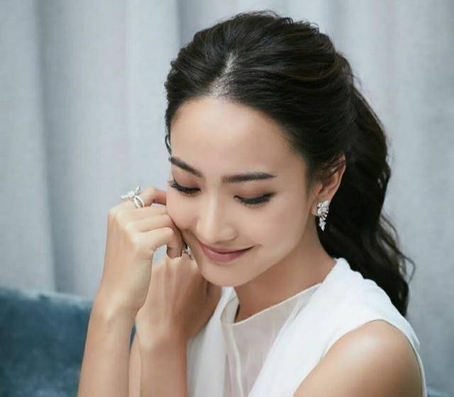 另外很多粉丝希望taew和jamesji在一起,emmm,其实这两是不可能的,就算