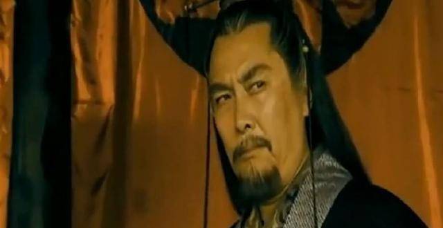 原创只因皇帝路边收了这小乞丐当义子后乞丐为报恩世代为此国守护