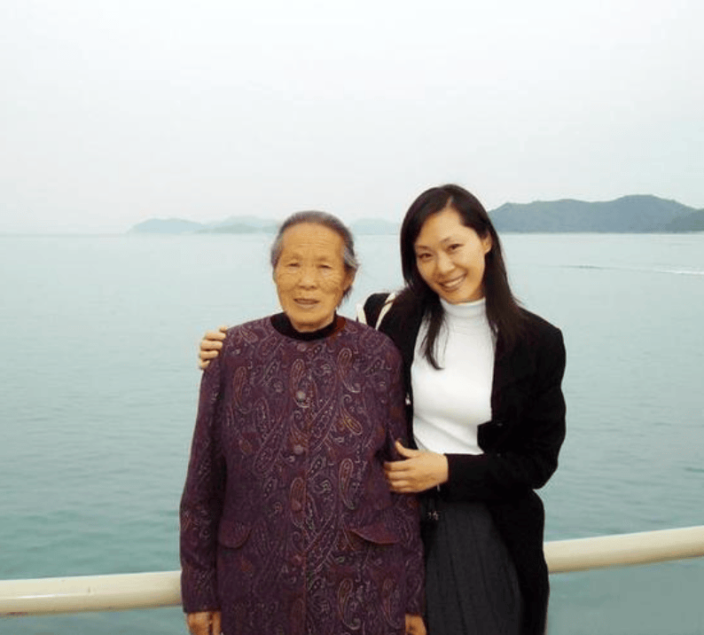 原创于文华离婚后又再婚农民妈妈去世后她患抑郁症