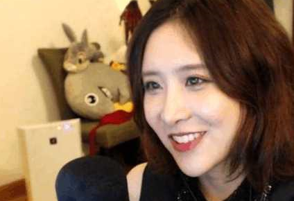 同样是网红,陈一发儿,冯提莫,papi酱的收入却有天