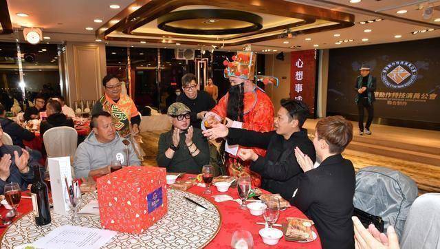 tvb金牌监制患癌去世!徒留嫩妻和2岁女儿,曾花费百万赴日本治疗_国伟_