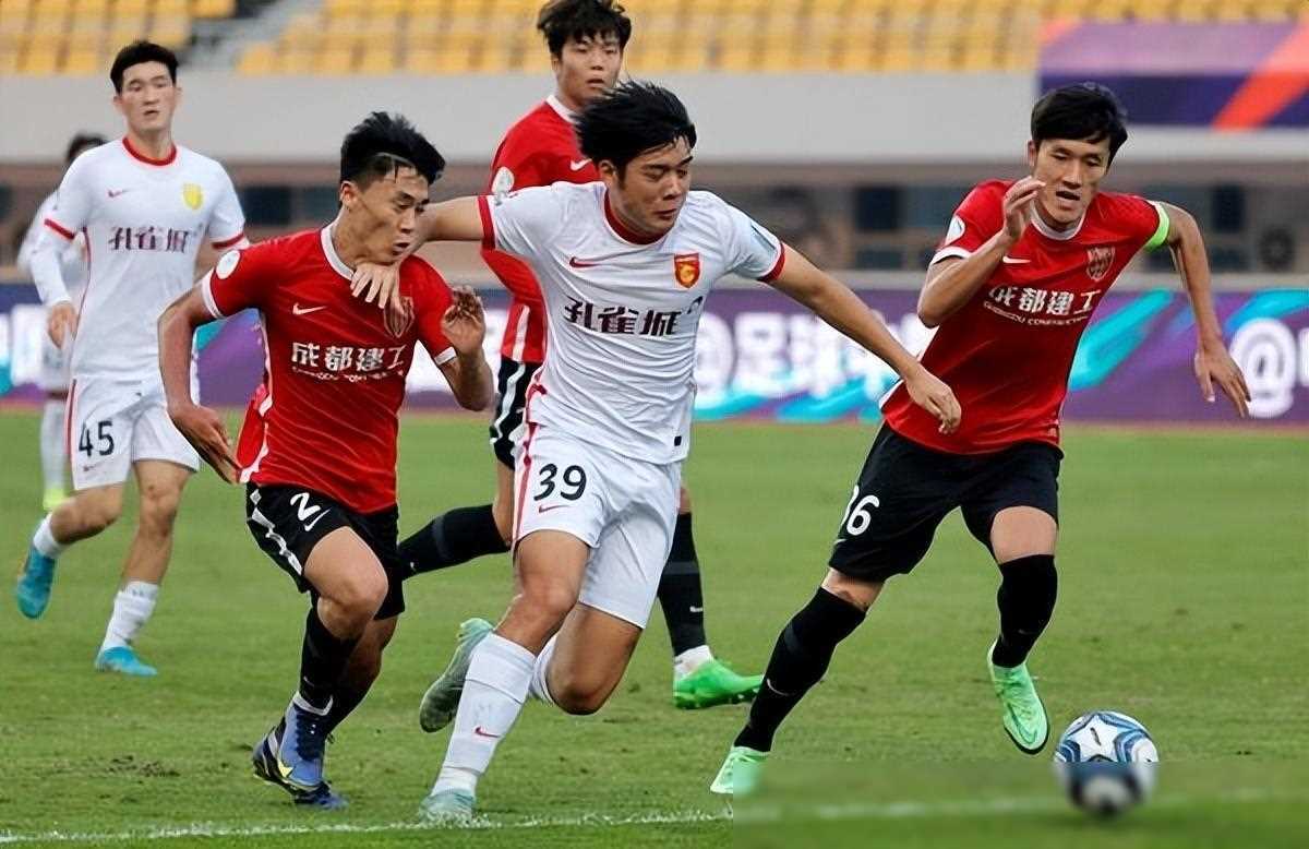 成都蓉城击败对手,两名主力因伤缺席,备战中超面临挑战_李扬_比赛