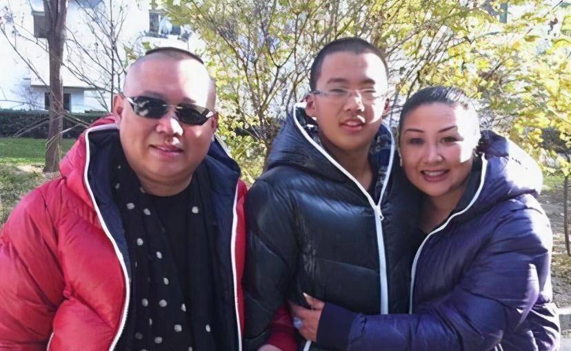 原创郭麒麟不想恋爱引热议看看他亿万身家的后妈就知道为啥了