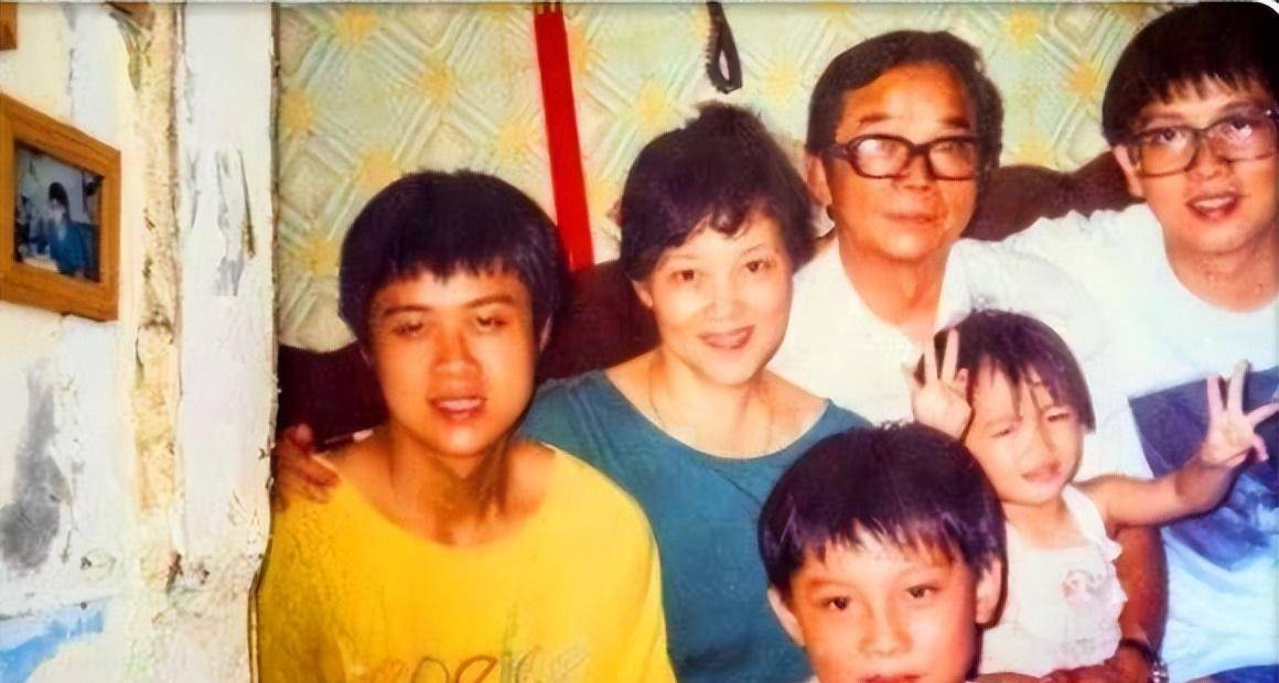 前一秒还在谈笑风生,后一秒就天人永隔_邓丽君_洛桑_郭孔丞