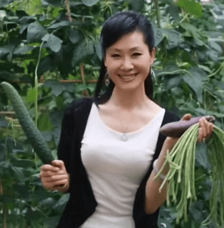 原创于文华离婚后又再婚农民妈妈去世后她患抑郁症