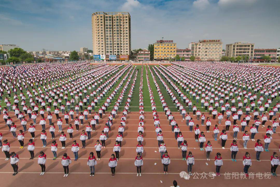 光山二高党委书记,校长罗永新:务实重干谋发展 开拓创新谱华章