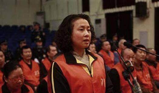 重庆三位女黑老大,个个没有人性,逼良为娼,夜夜笙歌_谢才萍_女性_大佬