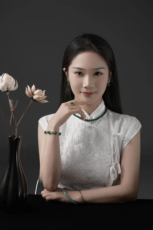 关爱女性健康形象大使张九华:倡导女性健康,展现卓越风采