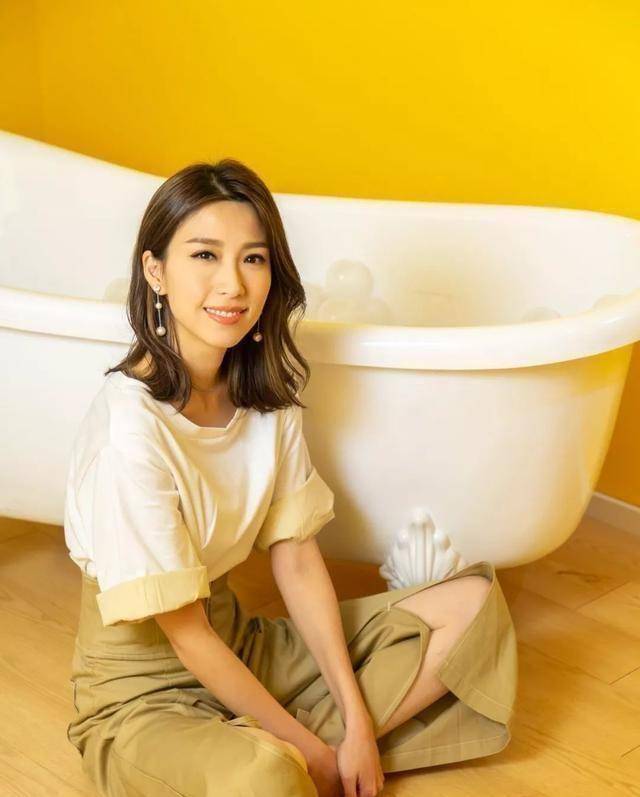 tvb力捧一线花旦表白感激知己胡定欣:一生最开心就是认识你_姚子羚_胡