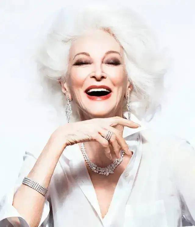 原创岁月不败美人90岁超模奶奶卡门想和我约会的人请你活久一点