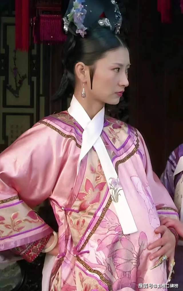 "沈眉庄"斓曦养眼走秀,《甄嬛传》播出12年,她的状态让人羡慕_作品