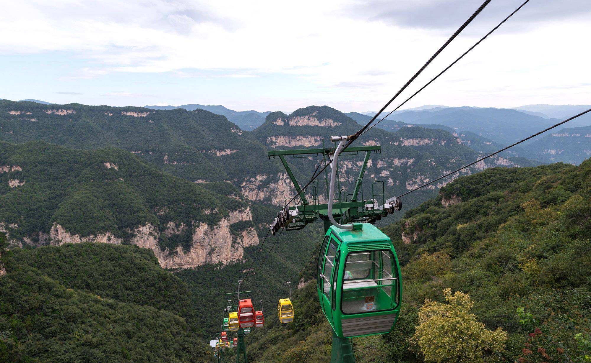 云丘山历来是道教兴盛之地.素有"北运丘,南武当"之称.