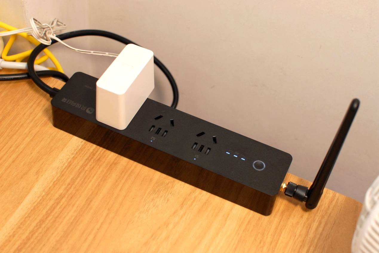 原创假期出行无忧贝锐向日葵4g智能插线板p4守护我的家