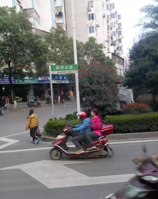 "残酷的五天五夜"在如今的衡阳商业步行街,曾经有一个衡阳汽车西站