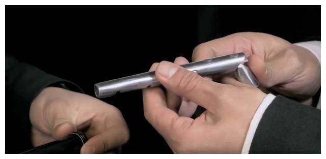 史上最上流的抗日神剧战士们一言不合就走秀名牌首饰应有尽有