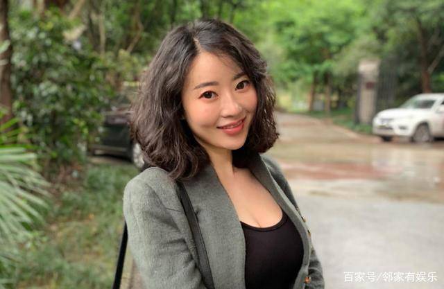 当时刘强东在美国因为性侵事件被捕,而女主角本来是另有其人,可蒋娉婷