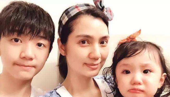 捕风捉影最终还是变成了"捕峰捉滢",洪欣人美心善却情路坎坷_张丹峰