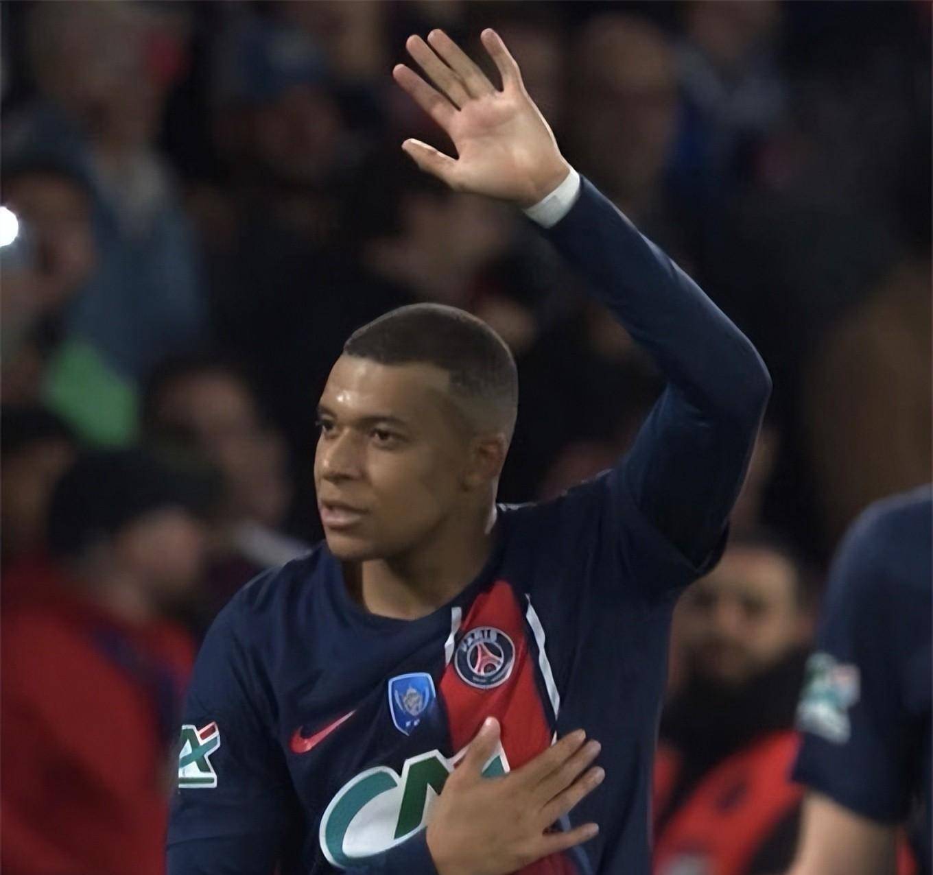 姆巴佩进球并向巴黎圣日耳曼球迷致歉