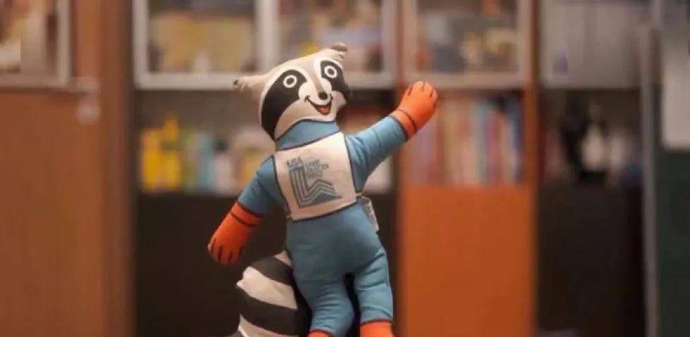 作为1976年因斯布鲁克冬奥会吉祥物,施尼曼德尔的形象取自奥地利山区