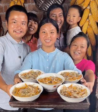 原创不装了牛爱芳夫妇搬去大别墅小春花懒得贴龅牙网友戏班子