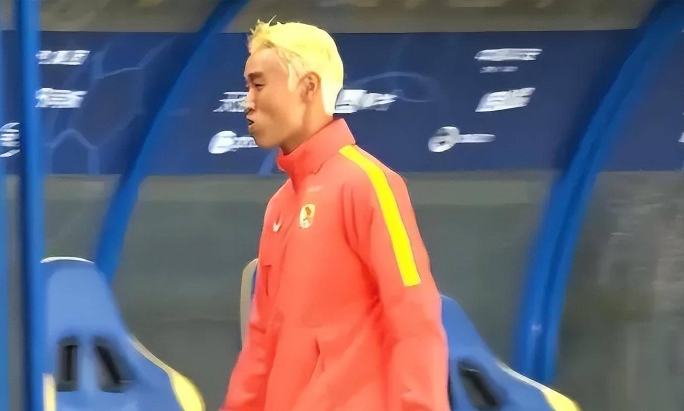 原创韦世豪真变了好不容易做件好事球迷却不买账华科大研究生怒了