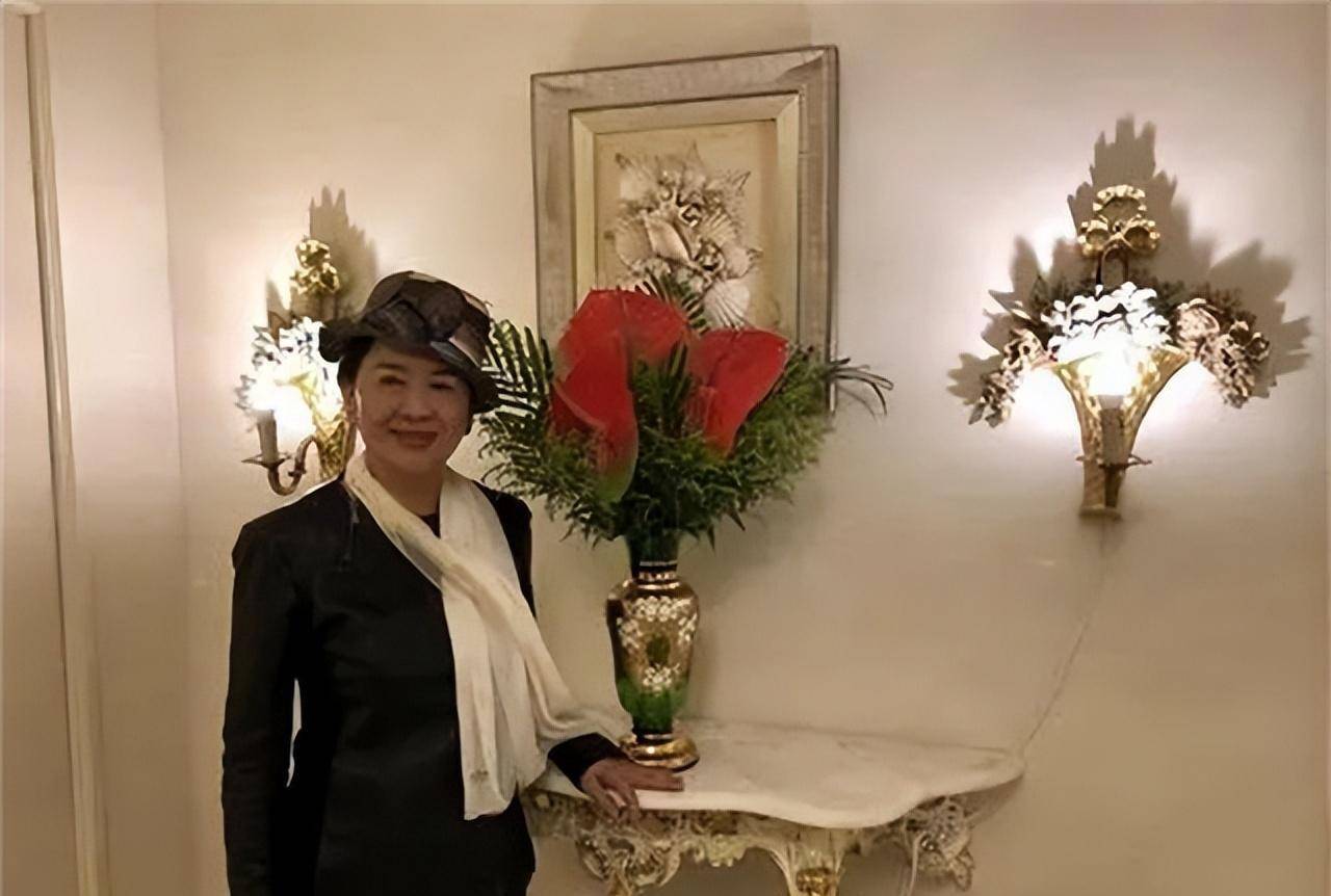 原创为嫁富豪她穿30年塑身衣不离身丈夫遗嘱财产只给1元钱