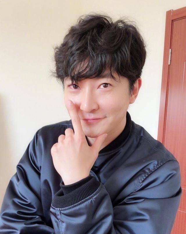 原创被遗忘的男演员他7次担任主演未能走红如今39岁却像20岁